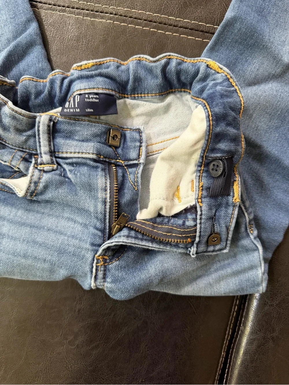 GAP - Girl’s Light Wash Straight-Leg Slim Jeans